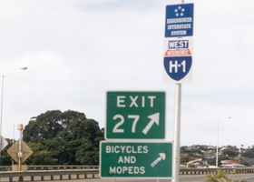 Hyphenated H-1 route marker, without state name