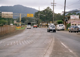 END FREEWAY sign as H-2 northbound approaches the Schofield Barracks area