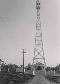 Cape Kumukahi lighthouse, with part of then-paved access road, in 1955